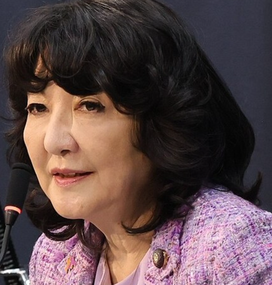 日本财务大臣片山皋月：央行与政府在对经济的